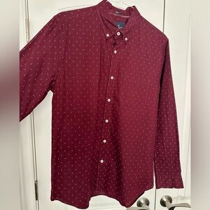 American Eagle Outfitters Burgundy Soft Button-Down Shirt with Tiny Print